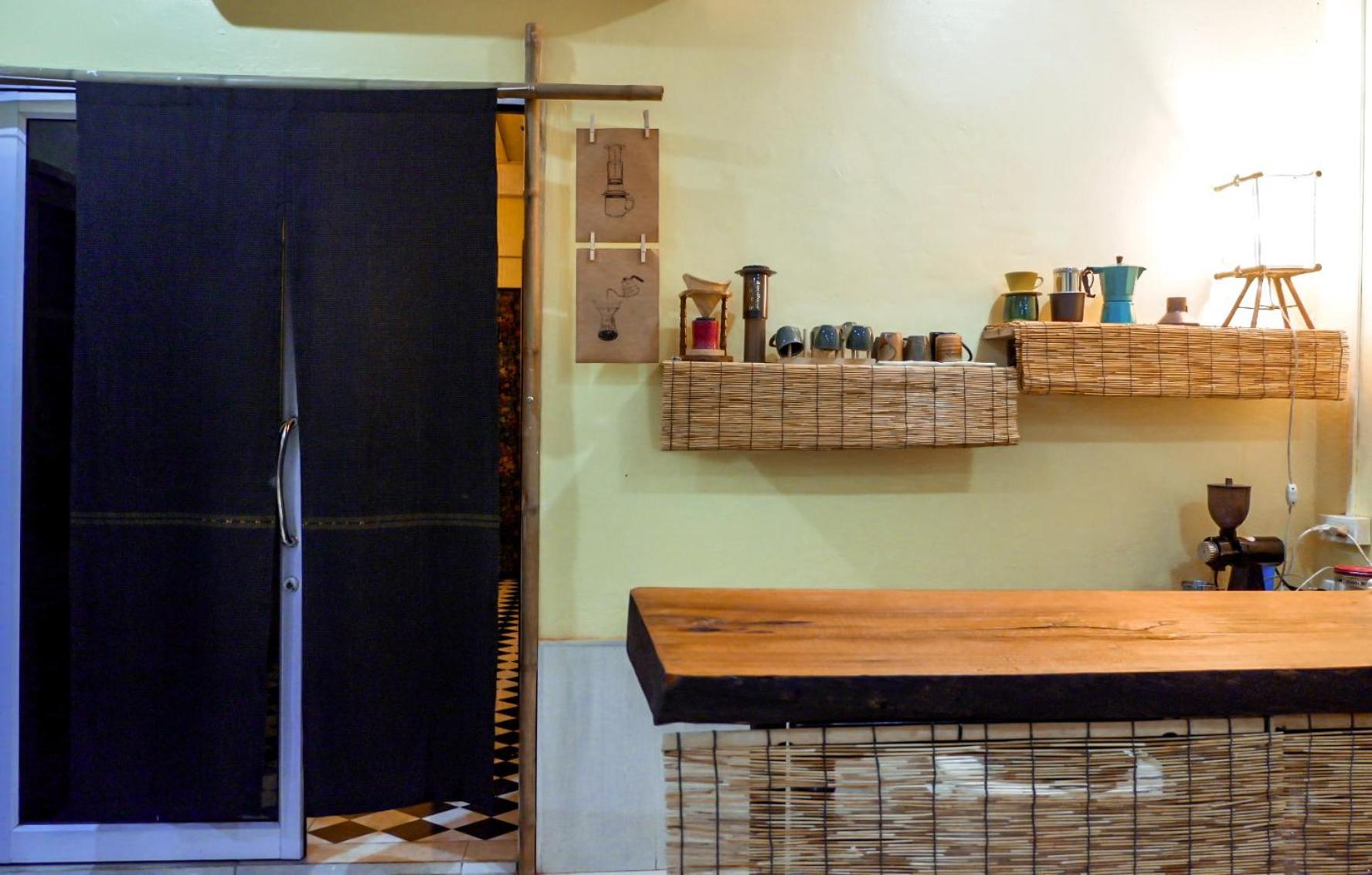 Non Pakse Hostel & Coffee House מראה חיצוני תמונה