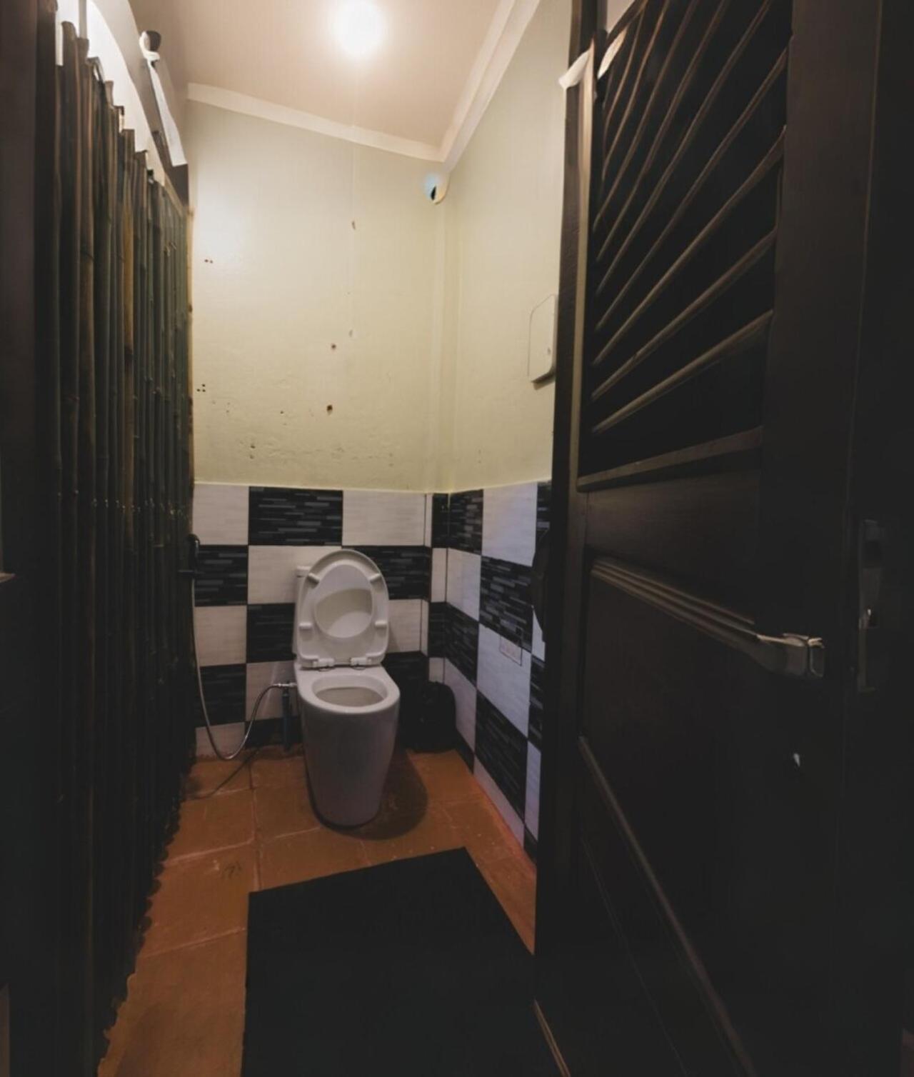 Non Pakse Hostel & Coffee House מראה חיצוני תמונה
